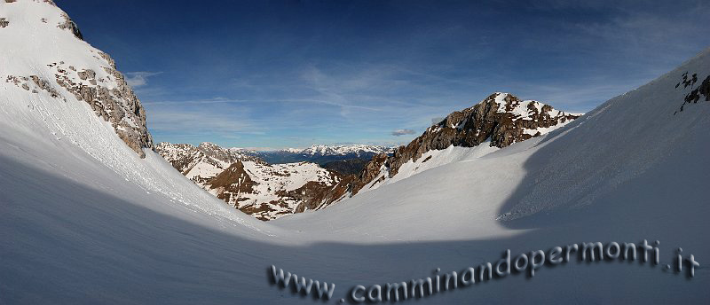 09 03405 Panoramica - a dx Corna Piana.jpg